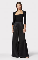ICON SQUARE NECK TOP