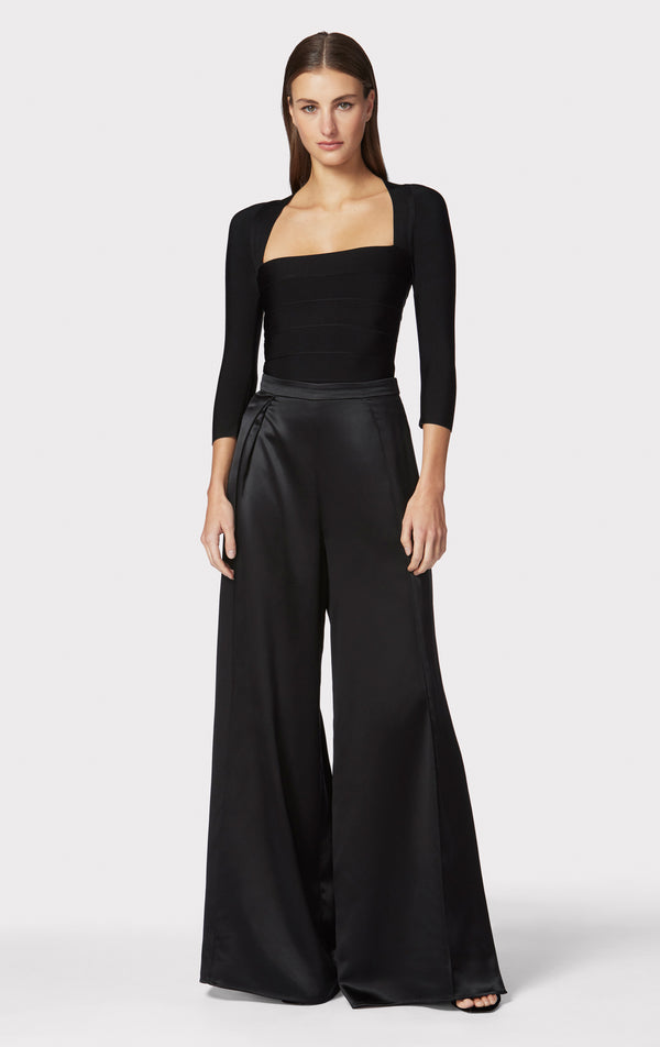 ICON SQUARE NECK TOP